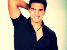 Vadhir Derbez