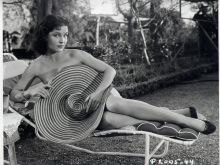 Valerie French