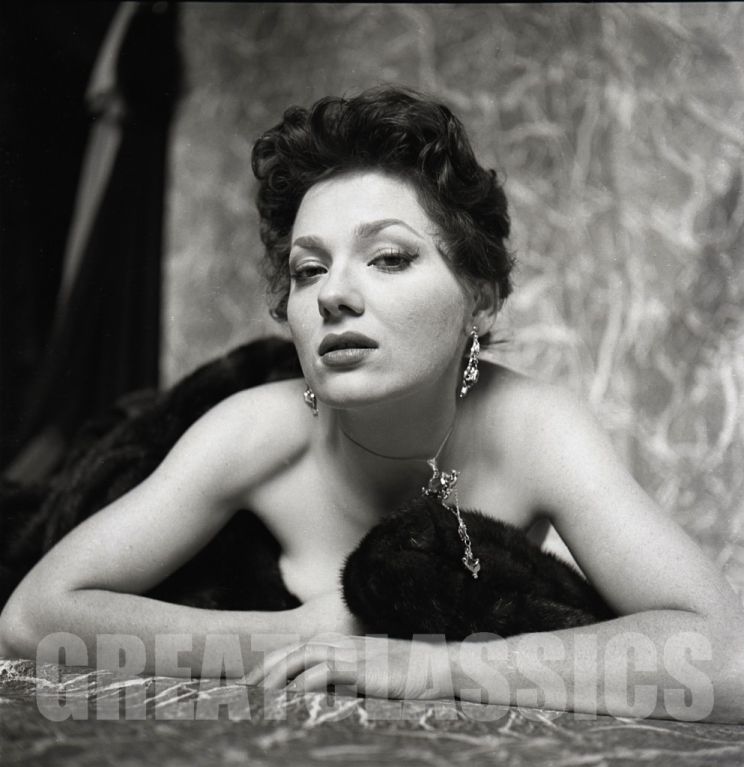 Valerie French