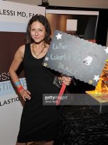 Vanessa Cloke photo