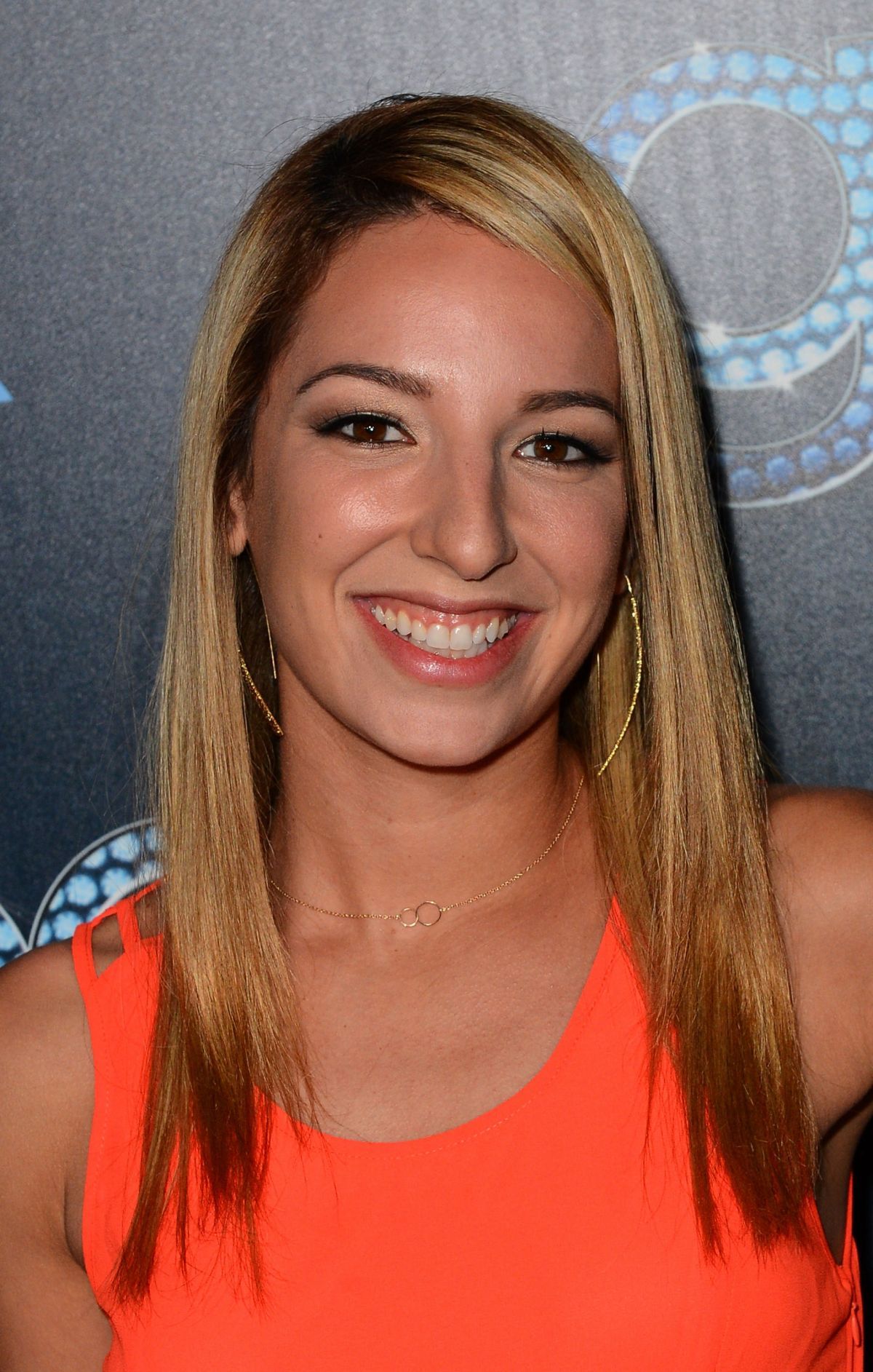 Pictures of Vanessa Lengies