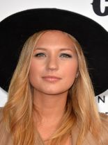 Vanessa Ray photo