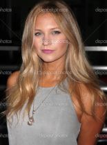 Vanessa Ray photo