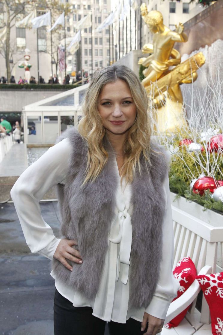 Vanessa Ray