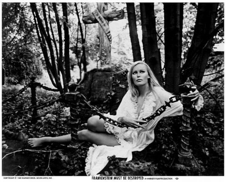Veronica Carlson