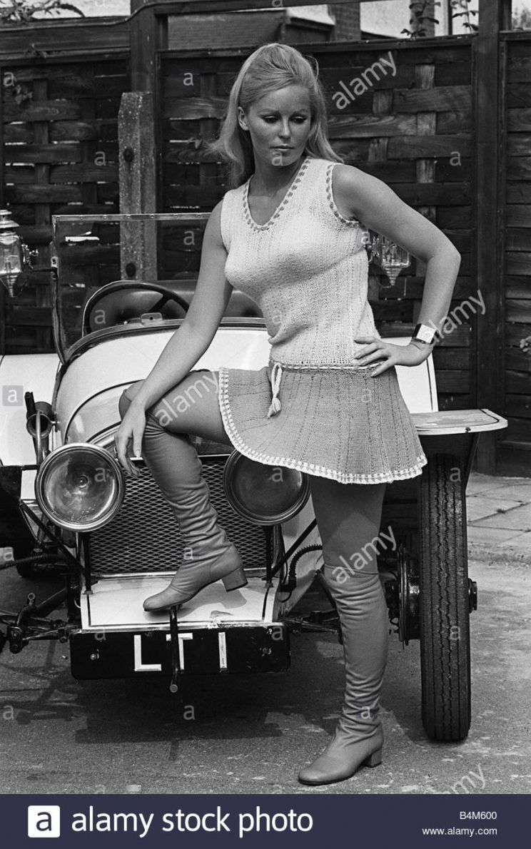 Veronica Carlson