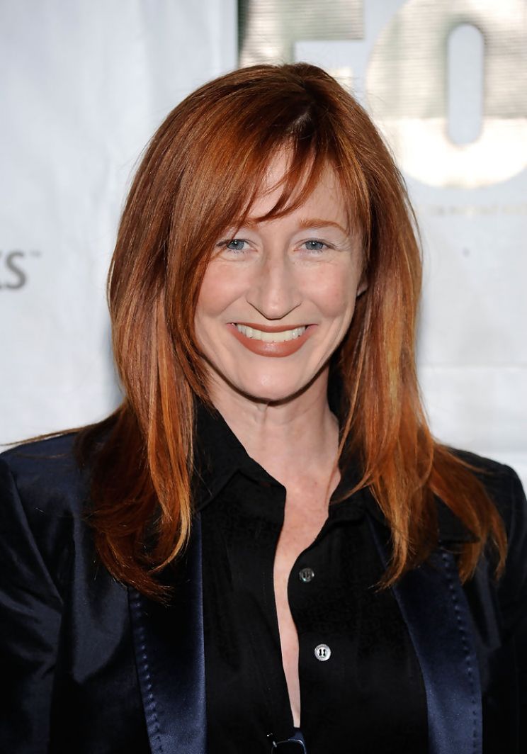 Vicki Lewis