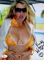 Vicky Vette