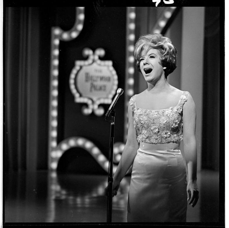 Vikki Carr
