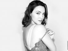 Violett Beane