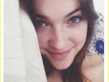 Violett Beane