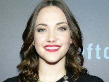 Violett Beane