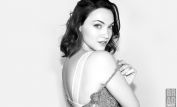 Violett Beane