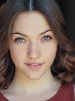 Violett Beane