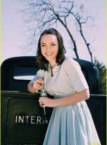 Violett Beane photo