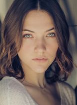 Violett Beane photo