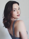 Violett Beane