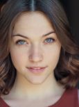 Violett Beane