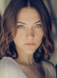 Violett Beane