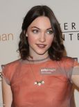 Violett Beane