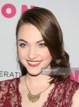 Violett Beane