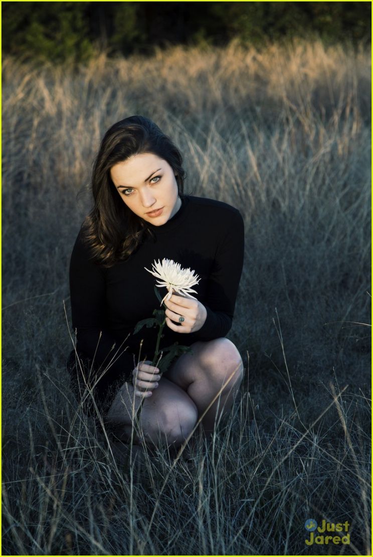 Violett Beane