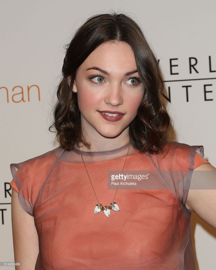 Violett Beane