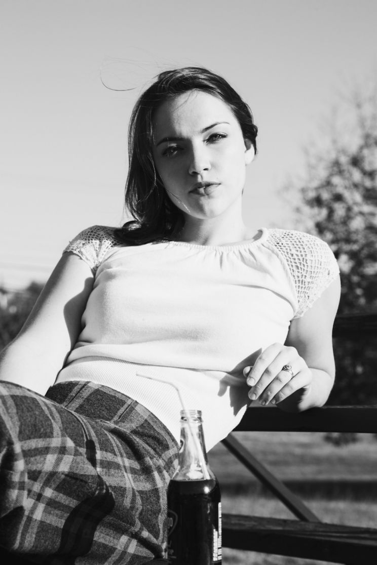 Violett Beane