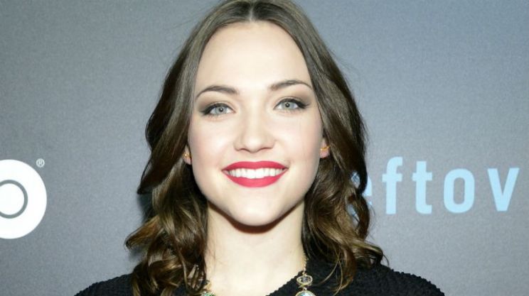 Violett Beane