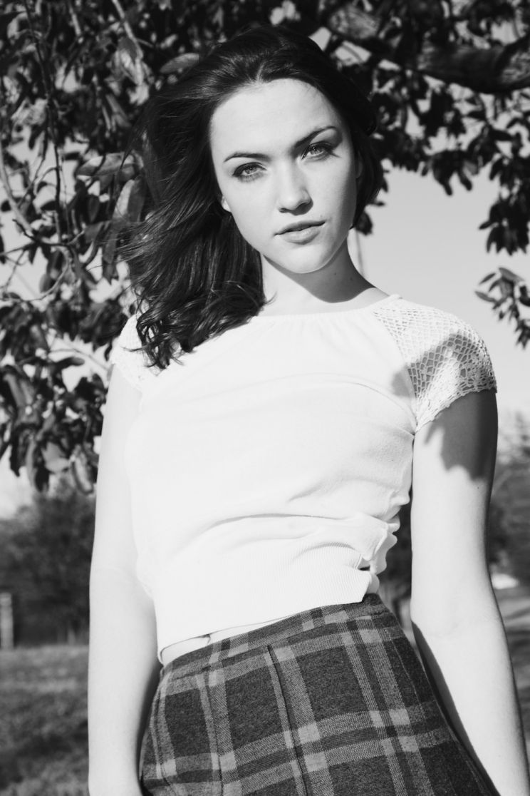Violett Beane