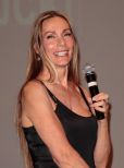 Virginia Hey