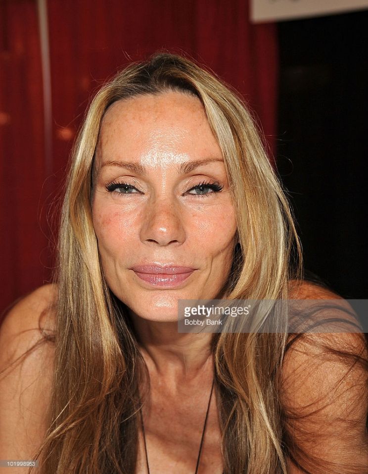 Virginia Hey