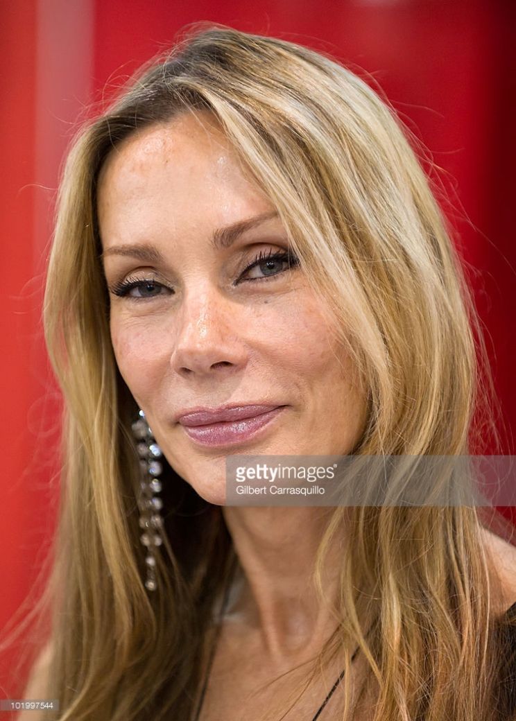 Virginia Hey