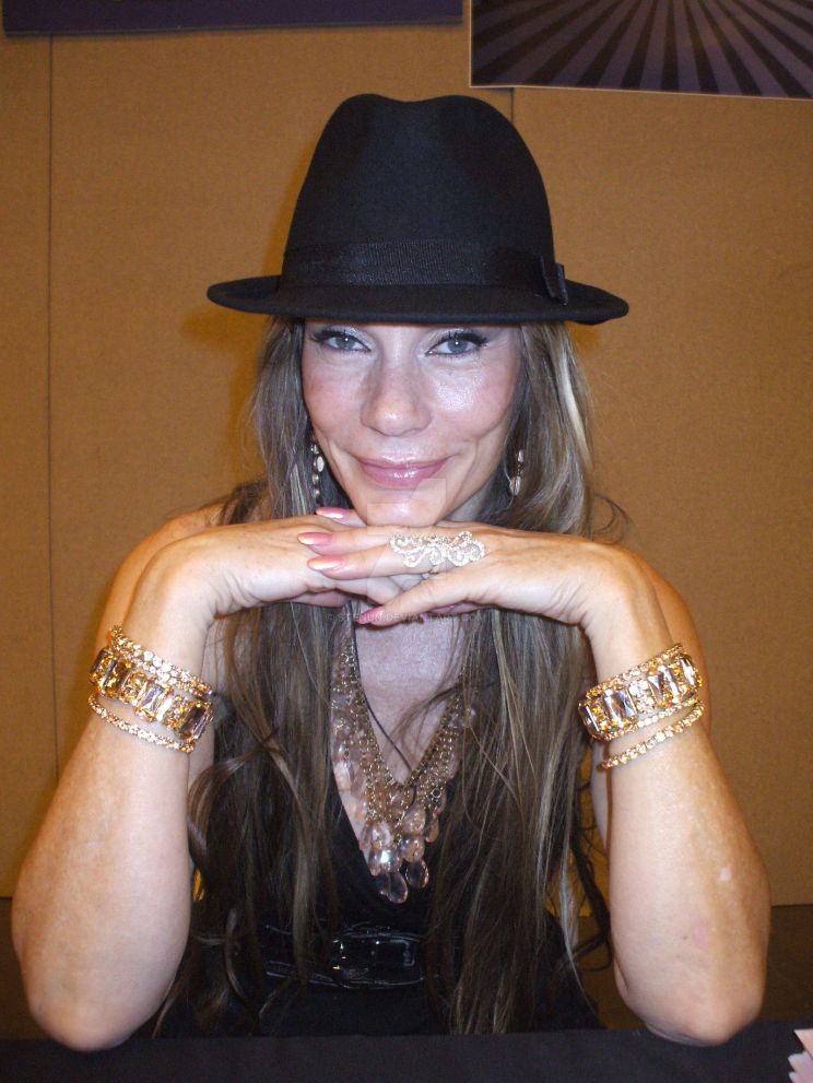 Virginia Hey