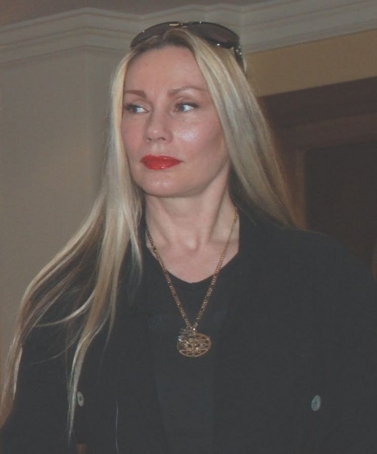 Virginia Hey
