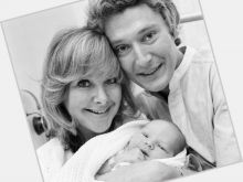 Wanda Ventham #768937 picture (Landscape Medium)