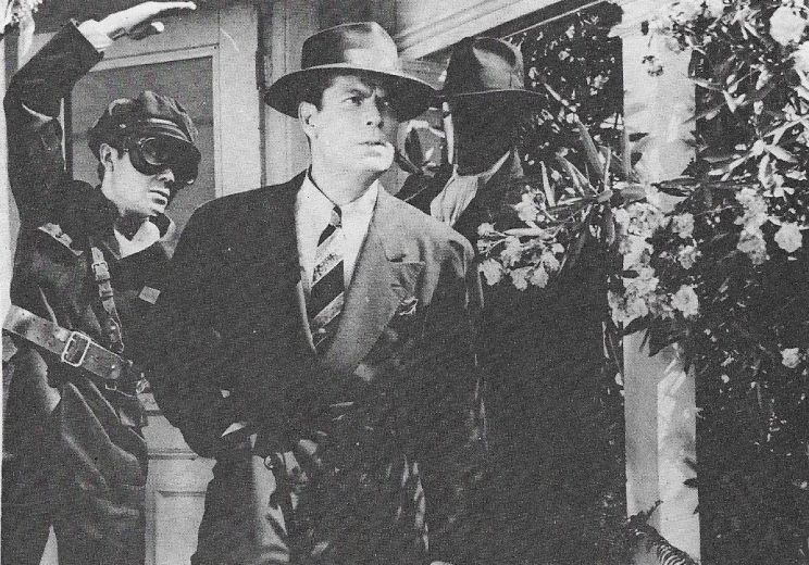 Warren Hull