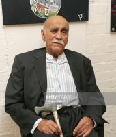 Warren Mitchell