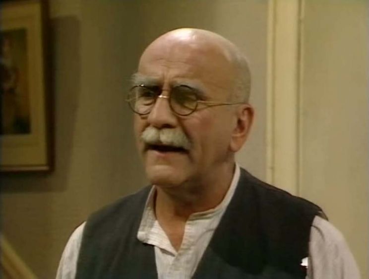 Warren Mitchell