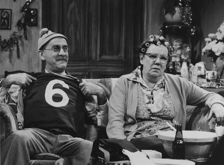 Warren Mitchell
