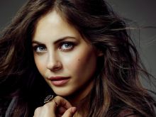 Willa Holland