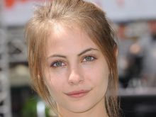 Willa Holland