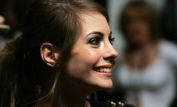 Willa Holland