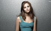 Willa Holland