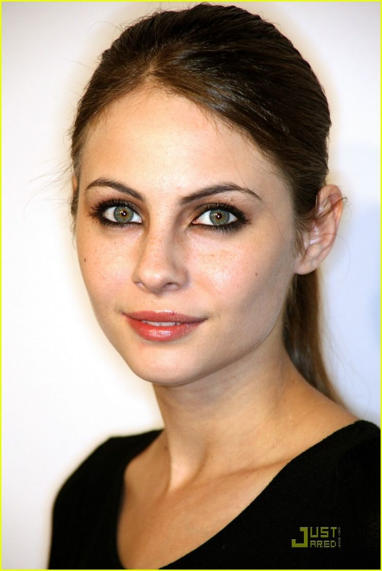 Willa Holland