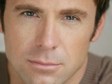 William deVry