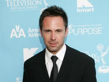 William deVry