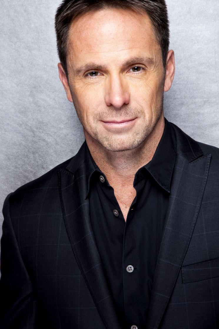 William deVry