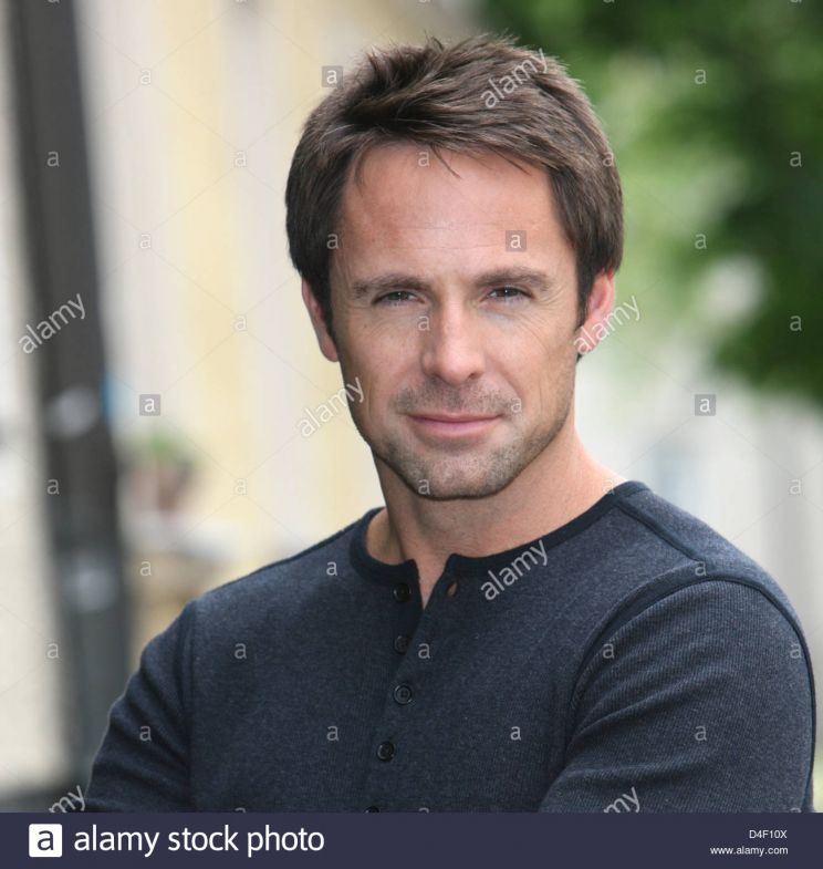 William deVry