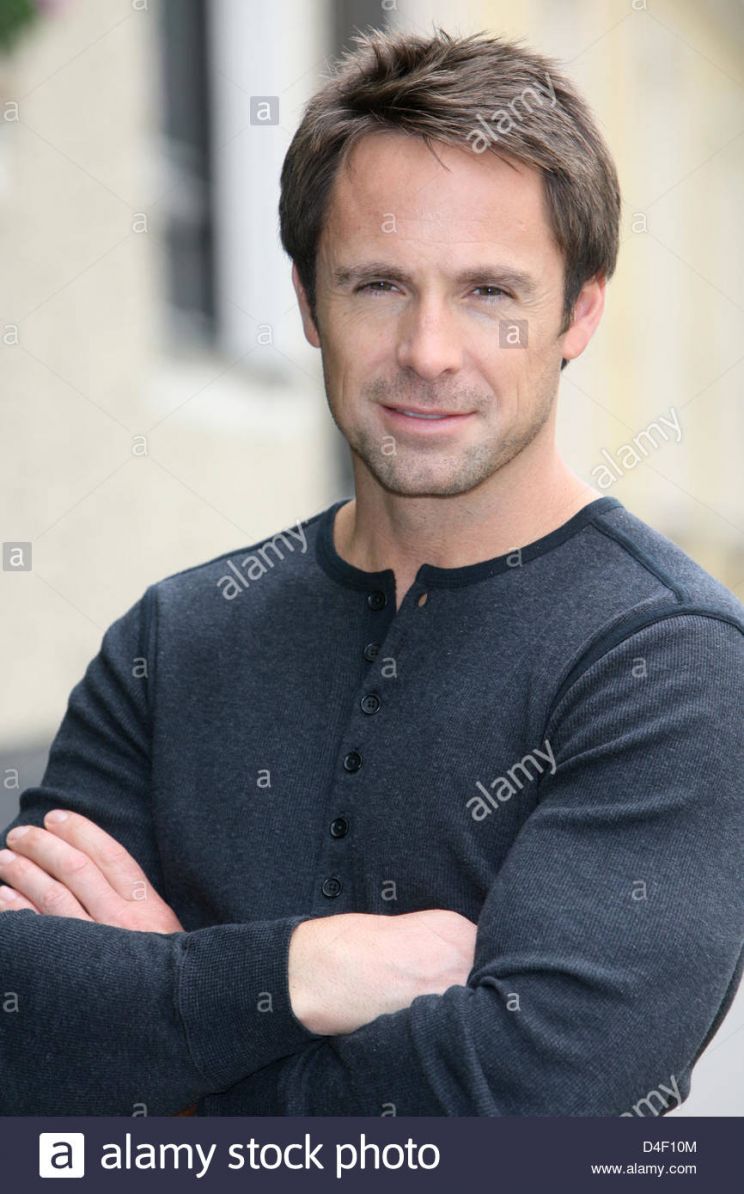 William deVry